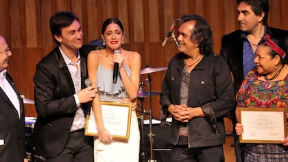 Tini, emocionada