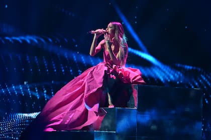 Tini cantando en el 2022 Billboard Latin Music Awards