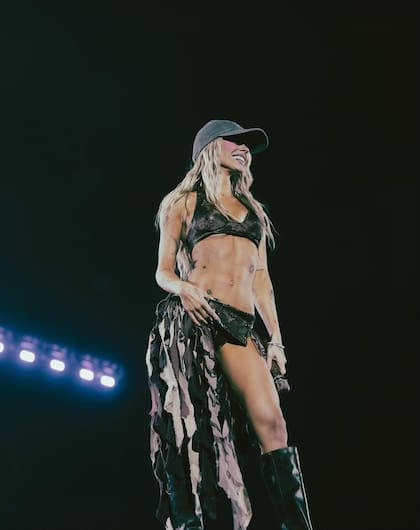 Tini en Tecnópolis con un fan muy especial en la platea: su novio, Rodrigo De Paul