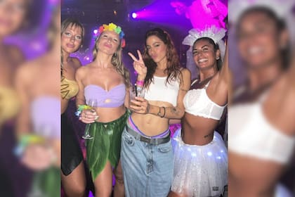 Tini se encontró con Valentina Martín en Ibiza (Foto Instagram)