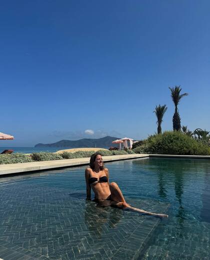 Tini Stoessel compartió fotos de sus vacaciones en la playa