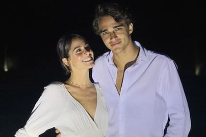 Tini Stoessel junto a su novio, el español Pepe Barroso