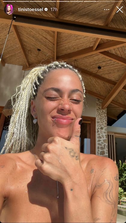 Tini Stoessel se la jugó y publicó una foto en topless durante sus vacaciones