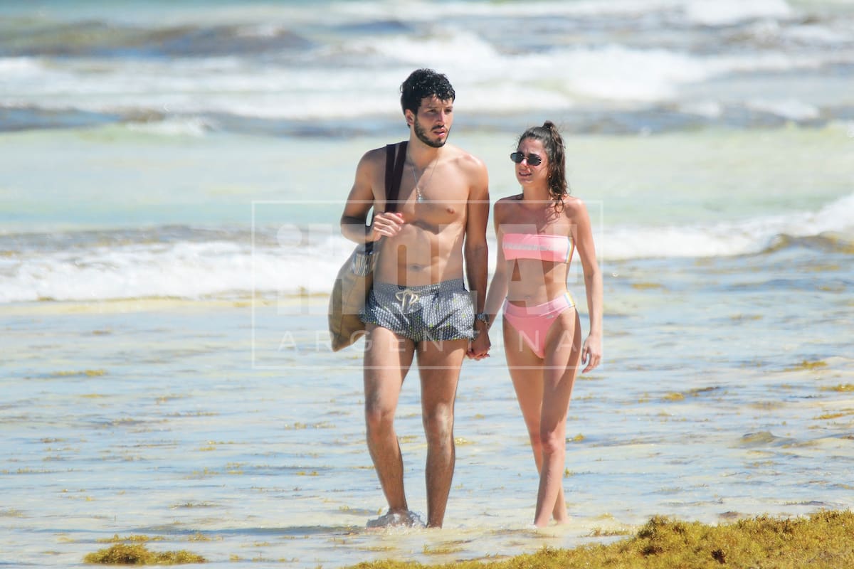 Tini Stoessel y el cantante colombiano, Sebastián Yatra disfrutan unas románticas y apasionadas vacaciones en Tulum, Mexico.