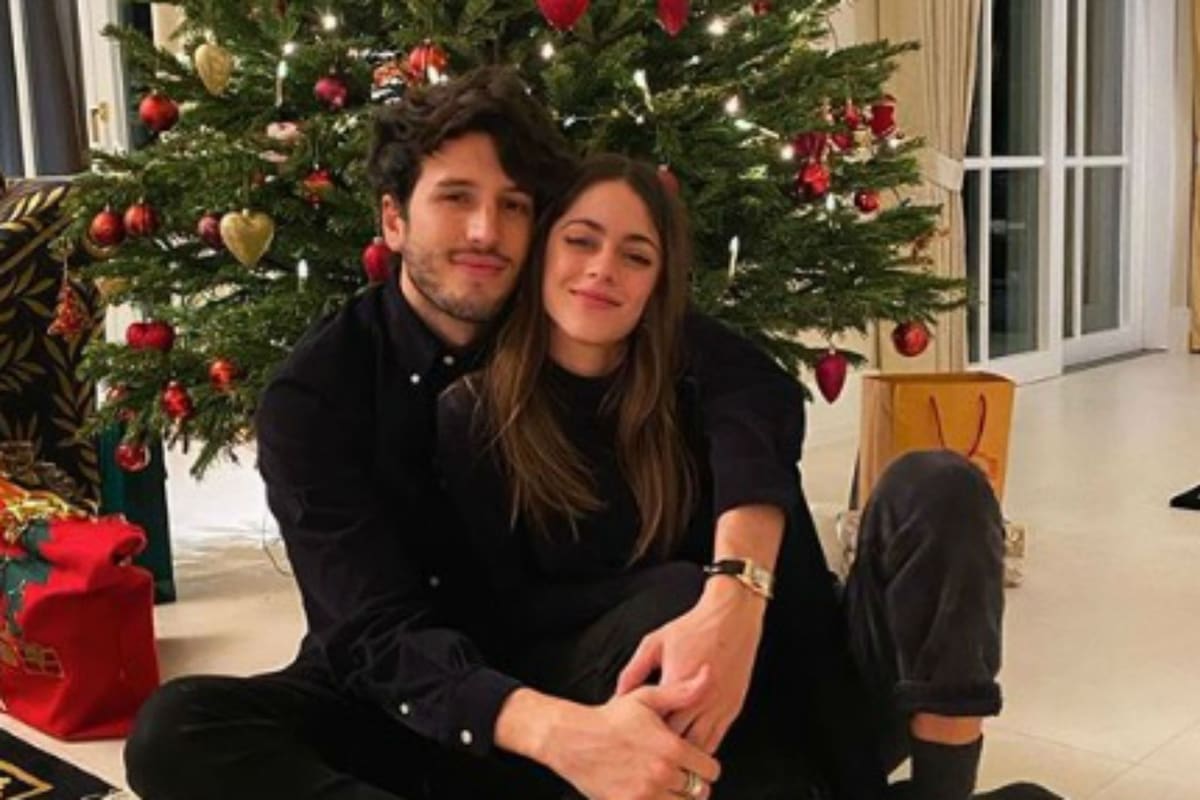 Tini Stoessel y Sebastián Yatra festejando la Navidad en Alemania, muy enamorados