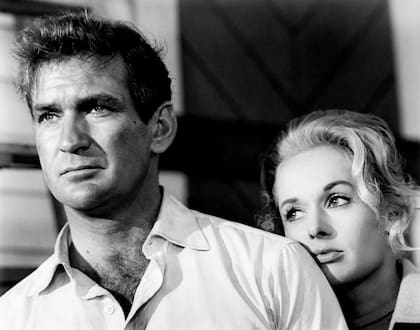 Tippi Hedren y Rod Taylor en una escena de Los pájaros