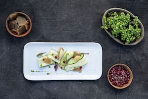 Tiraditos de pepino, nalca y corintos