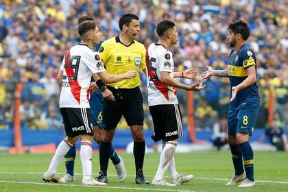 Tobar dirigió la primera final de la Copa Libertadores 2018 entre Boca y River, en La Bombonera