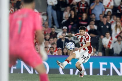 Tobías Andrada tuvo que salir lesionado, el segundo en River