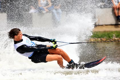 Tobías Giorgis protagonizó una definición vibrante en overall, una de sus especialidades junto a salto