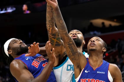 Tobias Harris anota 24 puntos y los Pistons resisten para vencer 98-94 a los Hornets