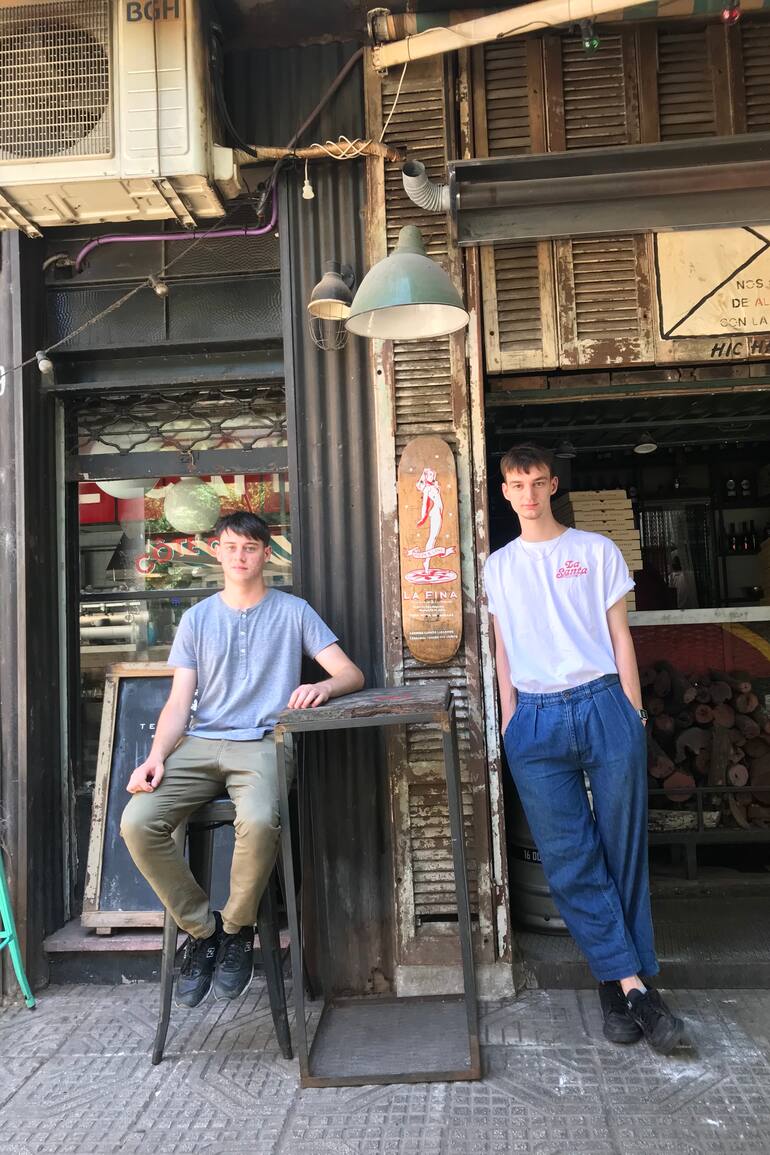 Tobías Jovenich y Francesco Larocca, los emprendedores gastronómicos más jóvenes de la ciudad.