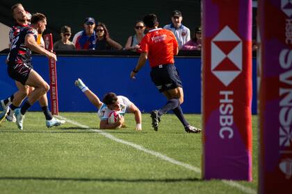 Tobías Wade, de los Pumas 7s, ante Gran Bretaña, en el seven de Dubái