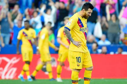 Toda la desazón de Lionel Messi luego de uno de los goles de Levante, que derrotó a Barcelona por 3 a 1.