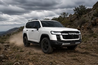Toda la gama incluye el paquete Toyota Safety Sense y 10 airbags