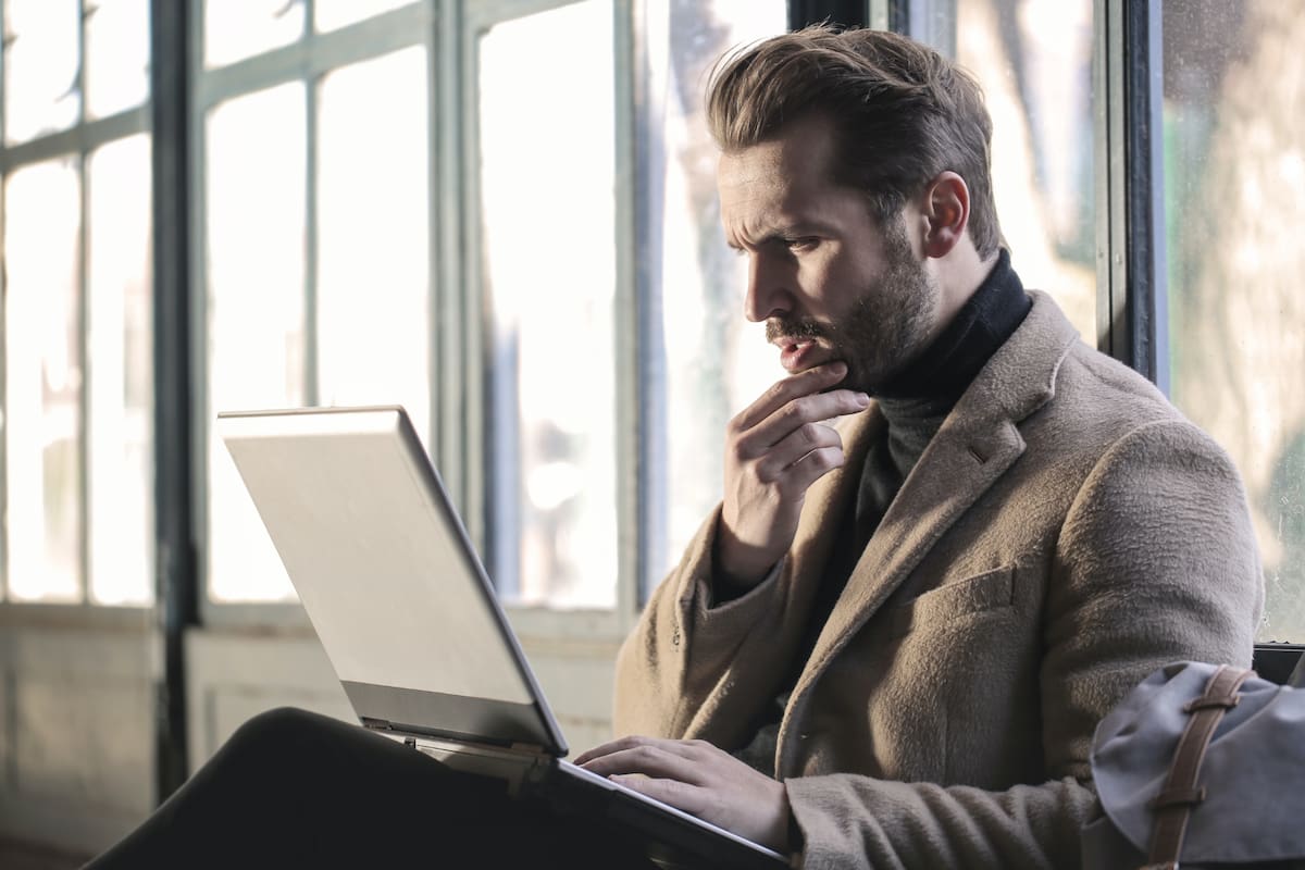 Todas las falacias tienen que ver con políticos, que a menudo se valen de ellas para justificar lo injustificable