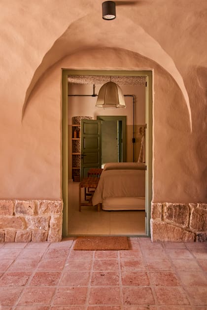 Todas las habitaciones se comunican con el patio interno.