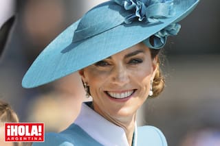 Inspirada en un look de Lady Di de 1988, la princesa de Gales se robó todas las miradas en Buckingham