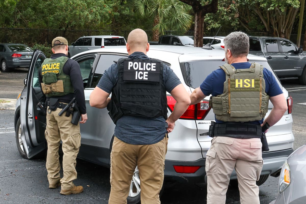 Todas las personas en Florida tienen protecciones constitucionales, incluido el derecho a permanecer en silencio cuando son arrestadas por agentes del ICE