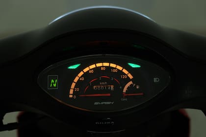 Todas las versiones cuentan con iluminación Full LED