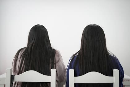 "Todas teníamos ronchas y picaduras, sarpullidos", contaron las hermanas argentinas sobre las condiciones de detención mientras esperaban a ser deportadas de los Estados Unidos