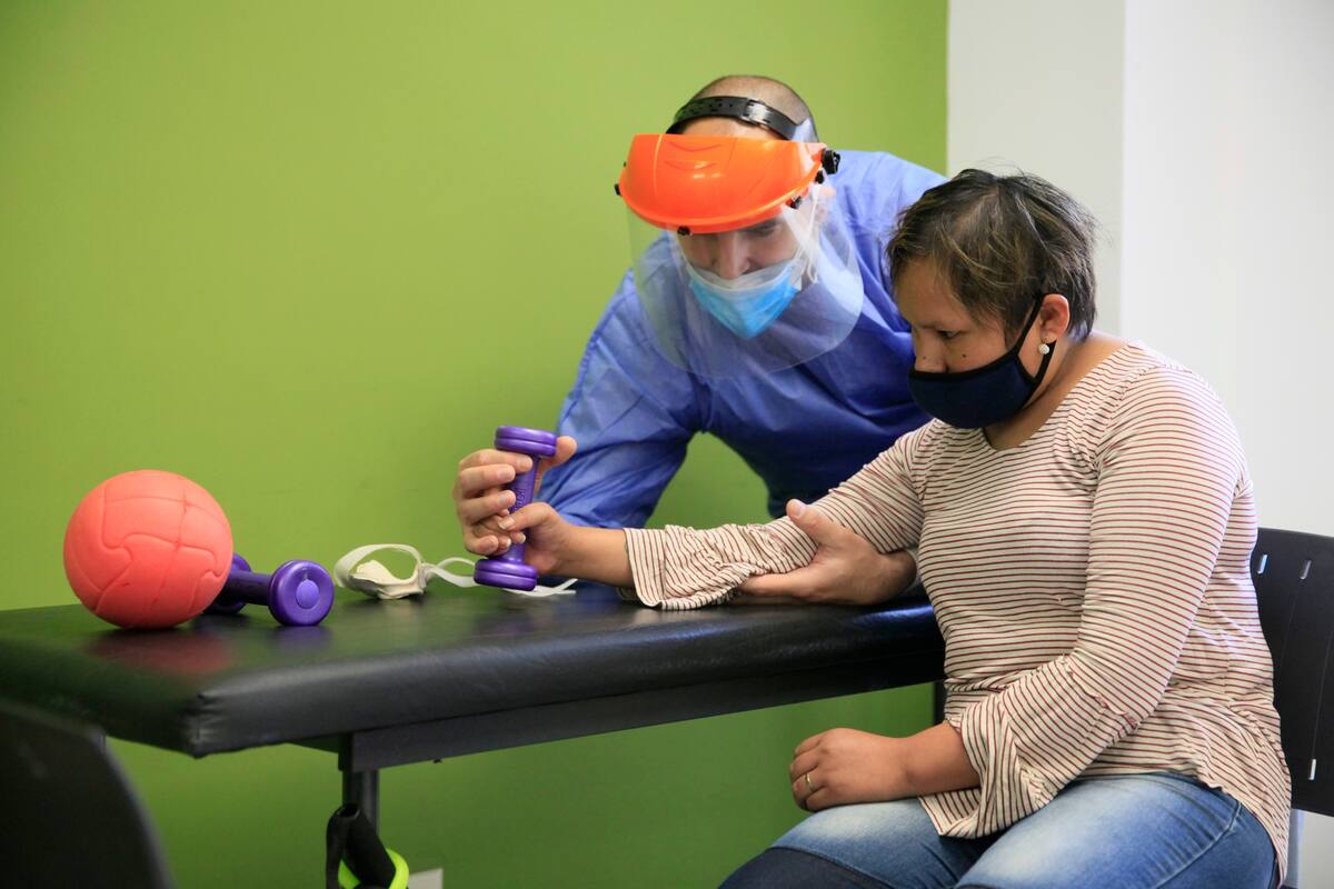 Todavía es difícil para los especialistas médicos determinar con exactitud el porqué de las secuelas motoras, lingüísticas, cognitivas y psicológicas que dejan algunos de estos cuadros graves de coronavirus