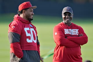 Buccaneers abren campamento entre disputas contractuales con Baker Mayfield y Vita Vea