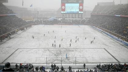 Todo blanco: así quedó el campo de juego de Minnesota, en Minneapolis