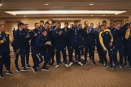 Todo el plantel y el cuerpo técnico de Boca le dio un mensaje de aliento a los chicos que este sábado jugarán ante Banfield