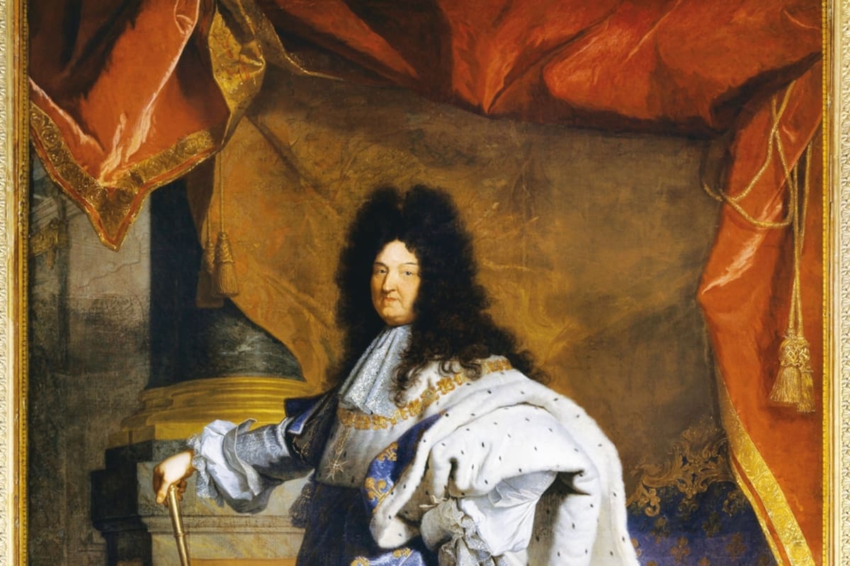 Todo empezó en Versalles: Luis XIV, el rey Sol, hizo de las modas una herramienta de su poder político
