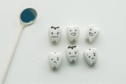 Todo empieza con la placa y las caries