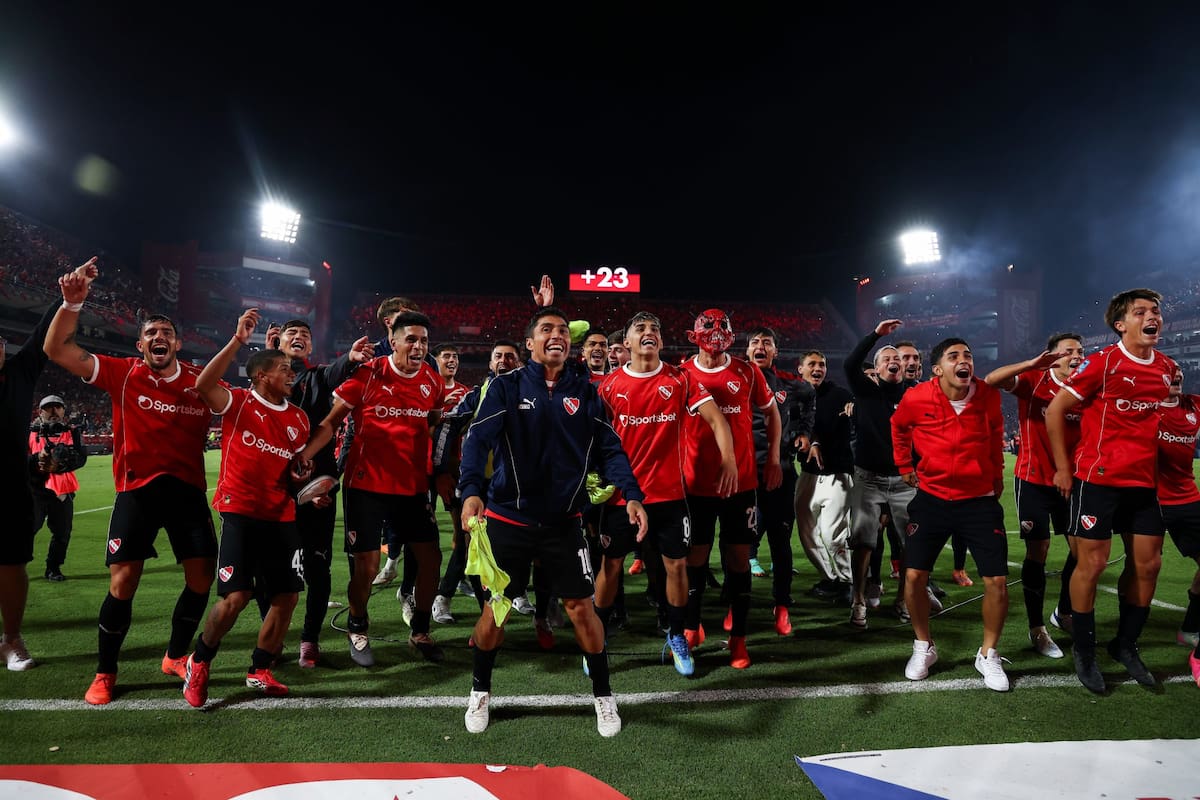 Todo Independiente festeja la victoria clásica ante Racing