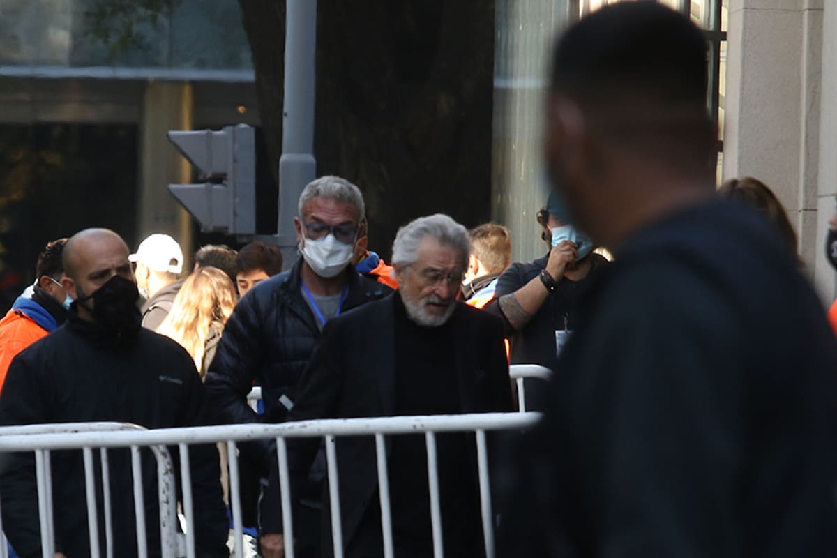 Todo indica que Robert De Niro hoy tuvo que madrugar; su primera escena se grabó a las 6 de la mañana en una zona de Puerto Madero