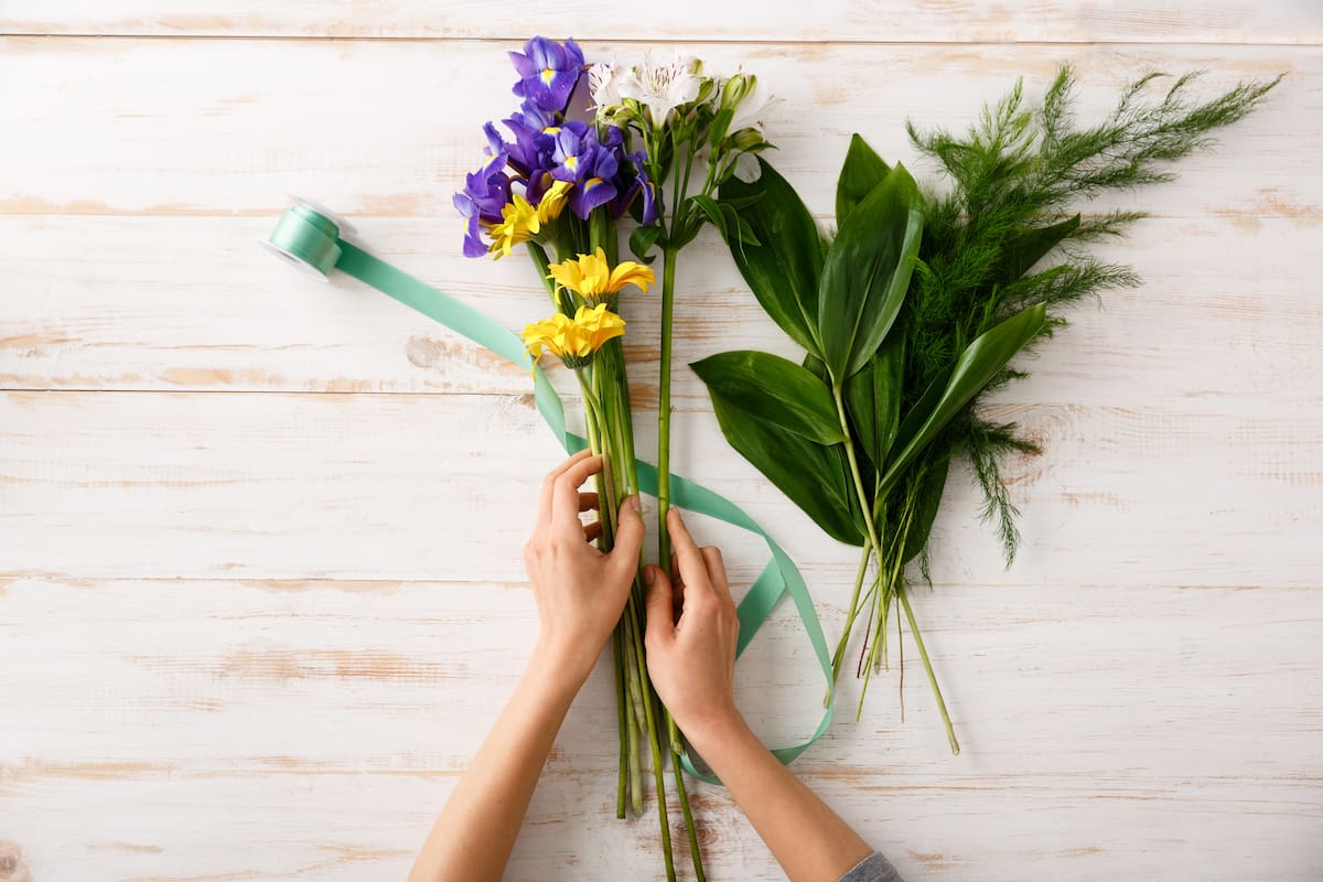 Todo lo que hay que saber para armar un arreglo floral primaveral