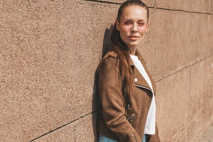 Todo lo que hay que saber para sacar manchas de la gamuza clara con trucos caseros