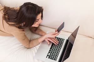 Todo lo que hay que saber para usar USB tethering, la función que permite compartir Internet de un celular a una computadora con un cable USB