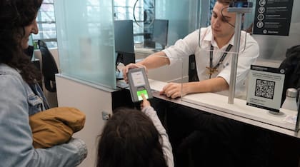 Todo lo que necesitás saber para tramitar la autorización de salida del país (Foto: argentina.gob.ar)