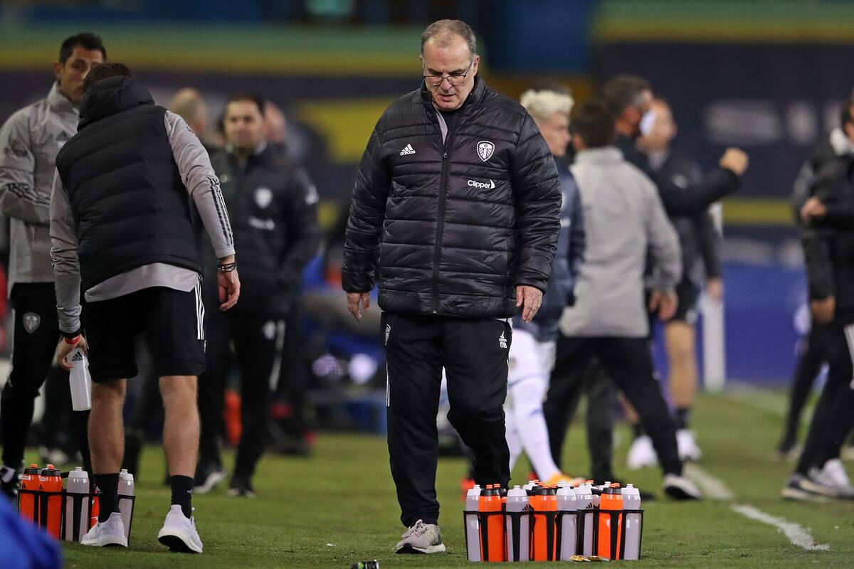 Todo mal: el Leeds de Bielsa jugó su peor partido en la Premier League y perdió con un gol en contra.