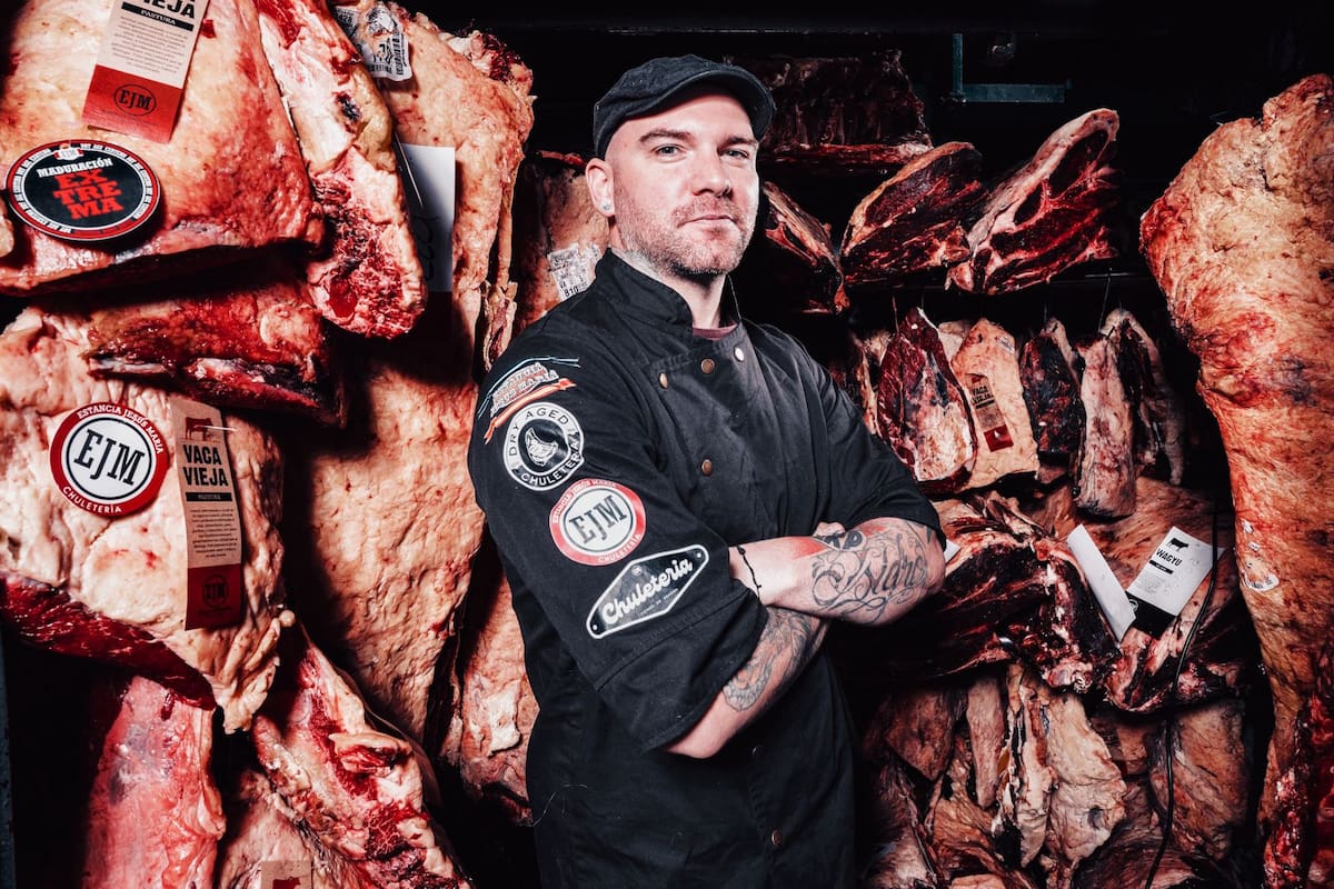 "Todo mi círculo era la carne. Mi vieja venía con las cosas del frigorífico y mi viejo con las de la carnicería; no había escapatoria. Yo siempre digo lo mismo: nací para ser carnicero”, recuerda Leandro Loureiro