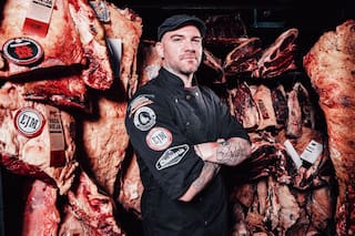 Abre solo los sábados, le compran chefs premiados y rescató el sabor perdido en la carne que comía su abuelo en España