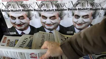 Todo se derrumbó, y el hombre que reportaba riquezas inverosímiles durante décadas se convirtió, a los ojos del mundo, en un "monstruo", como dice aquí la revista New York