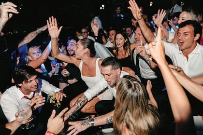 Todos a la pista de la mano del DJ Juan Diego Martínez Larrea, de Sarapura.