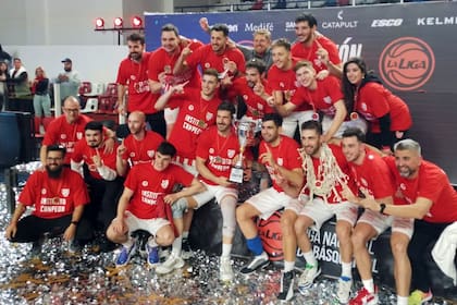 Todos con la copa. Instituto es el nuevo campeón de la Liga Nacional