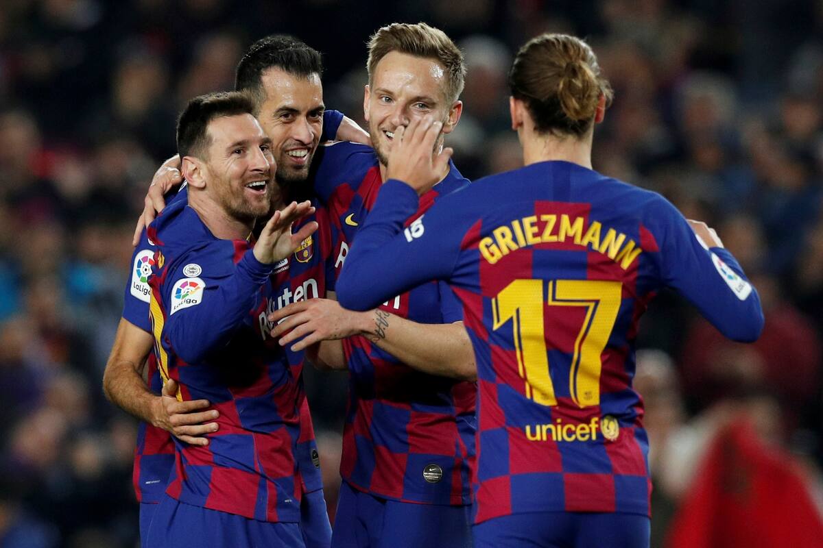 Todos festejan con Messi, en Barcelona