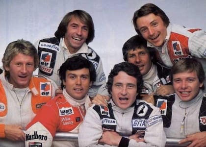 Todos franceses y ninguno fue campeón: Jabouille, Tambay, Depailler y Pironi, abajo; Laffite, Jarier y Arnoux, arriba