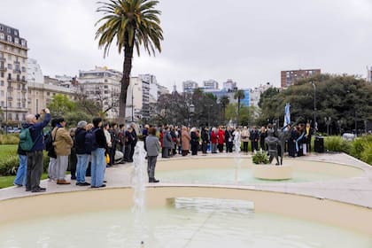 Todos los años, el Consejo Argentino de la Danza convoca a un acto en su memoria junto a la fuente
