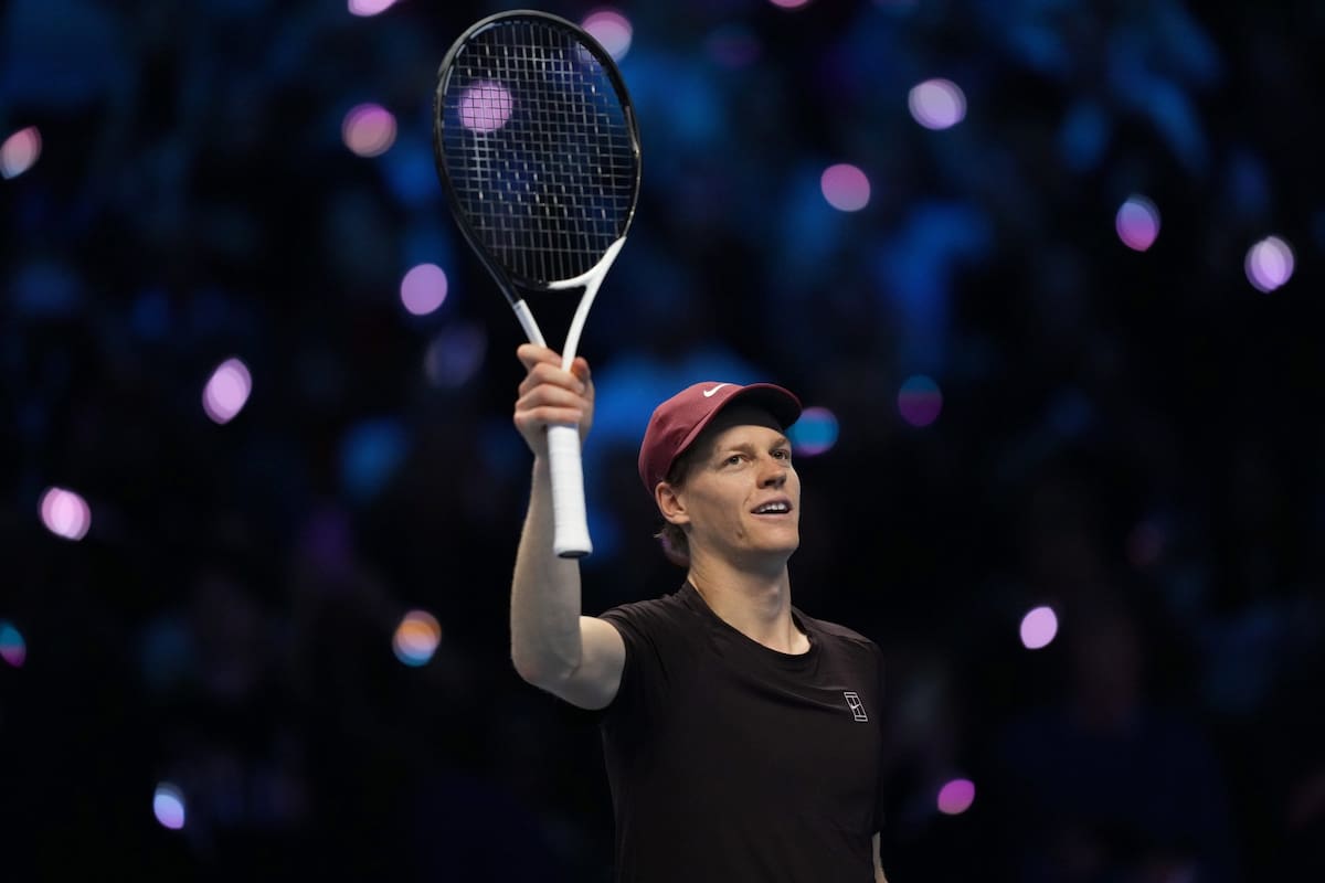 Todos los aplausos y flashes apuntan a Jannik Sinner, que le ganó a Alex de Miñaur y llegó a su tercera final consecutiva en el ATP Finals de Turín