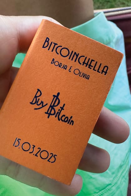 Todos los detalles estuvieron cuidados, como estas cajas de fósforos de recuerdo.