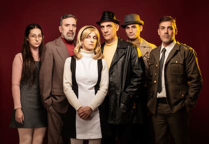 Todos los domingos de septiembre, octubre, noviembre y diciembre en el Teatro Metropolitan, estará "Te espero en la oscuridad”. Se trata de una nueva apuesta del mismo equipo artístico y creativo de la obra “El cuarto de Veronica”, que estuvo cuatro años en cartel: Virginia Magnago, en la dirección; y los actores Fabio Aste, Adrián Lazare, Fernando Cuellar, Camila Barberis y Jorge Almada.