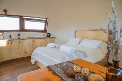 Todos los elementos de su construcción debían ser curvos para generar la experiencia de dormir dentro de un huevo